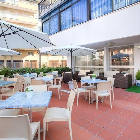 Hotel Mario Чезенатико Екстериор снимка