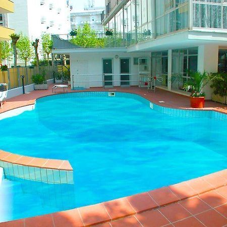 Hotel Mario Чезенатико Екстериор снимка