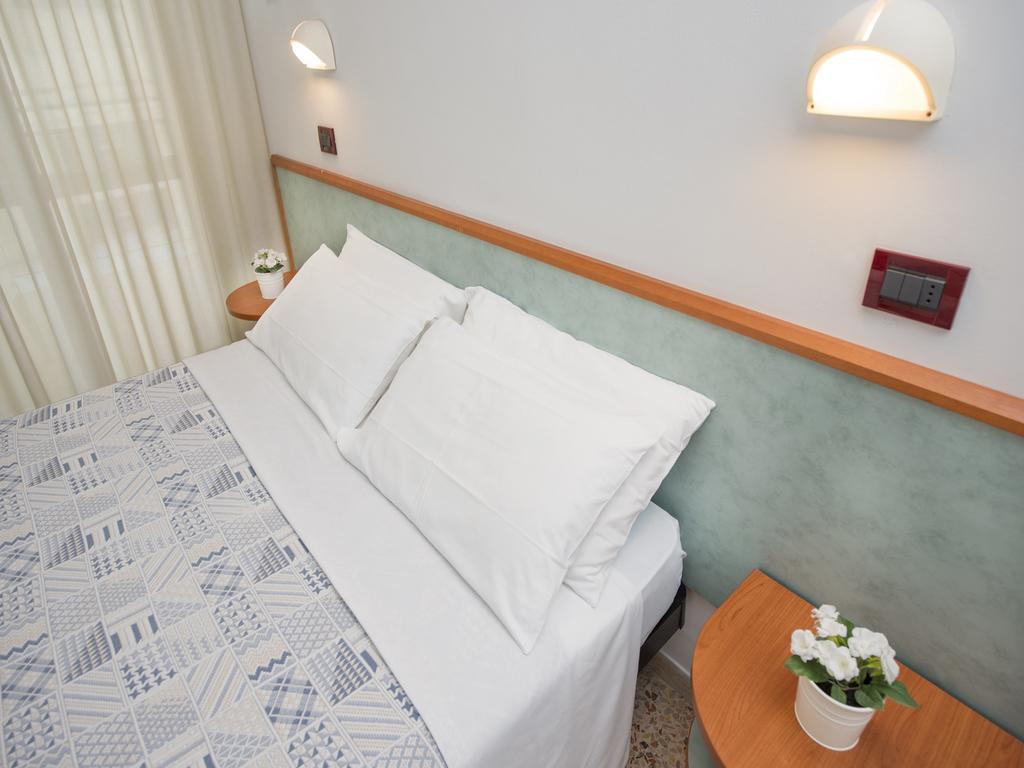 Hotel Mario Чезенатико Екстериор снимка