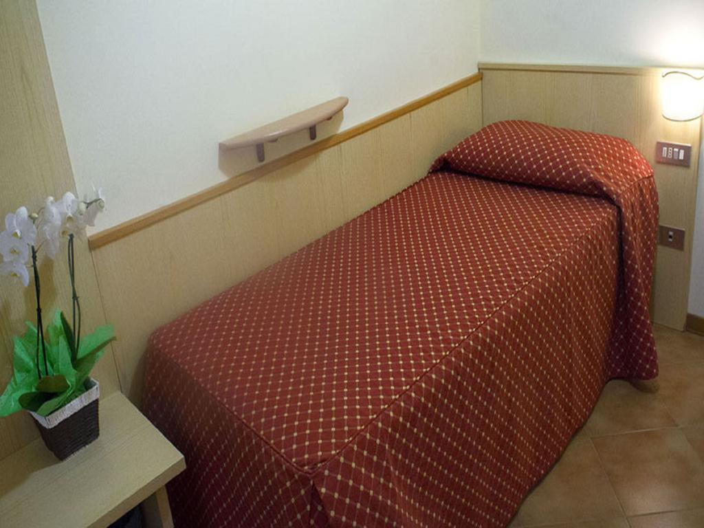 Hotel Mario Чезенатико Екстериор снимка