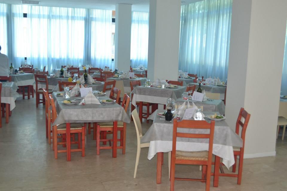 Hotel Mario Чезенатико Екстериор снимка